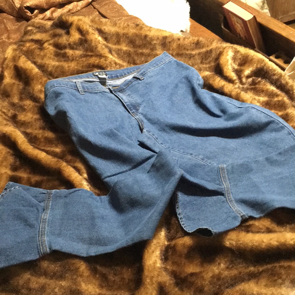 Ruffled cuff jeans